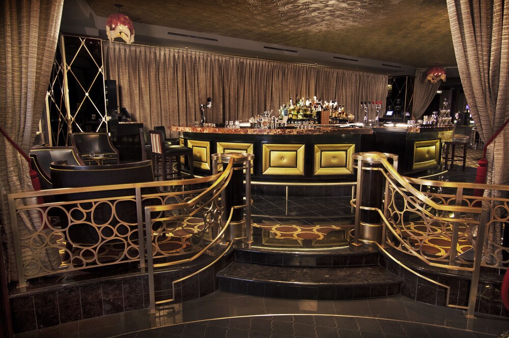 Hotel Bar