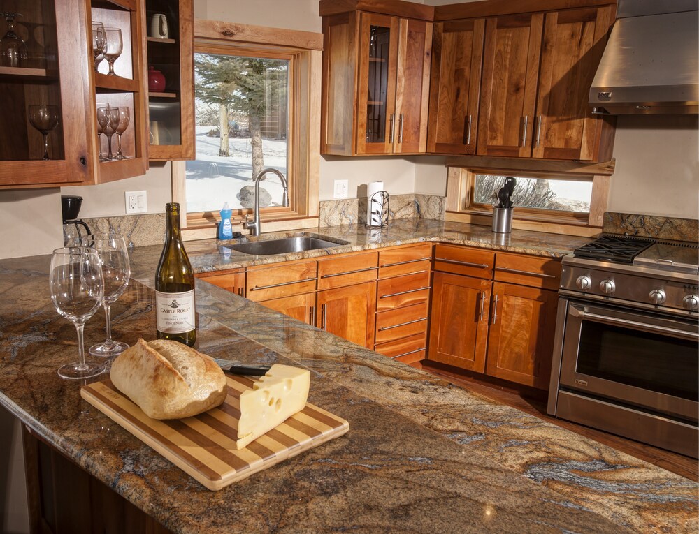 Luxury House, 4 Bedrooms, Mountain View - In-Room Kitchen