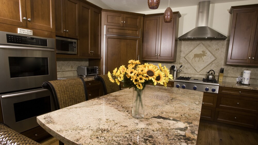 Luxury House, 4 Bedrooms, Mountain View - In-Room Kitchen