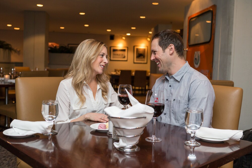 Couples Dining