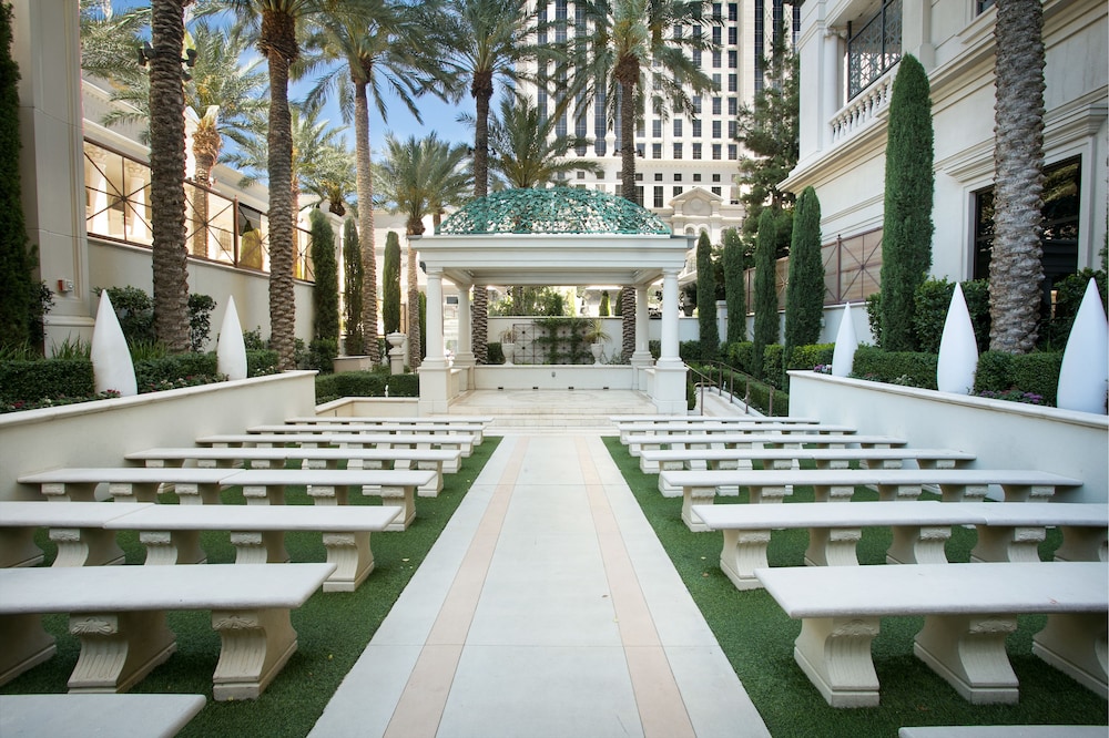 Outdoor wedding area, Caesars Palace