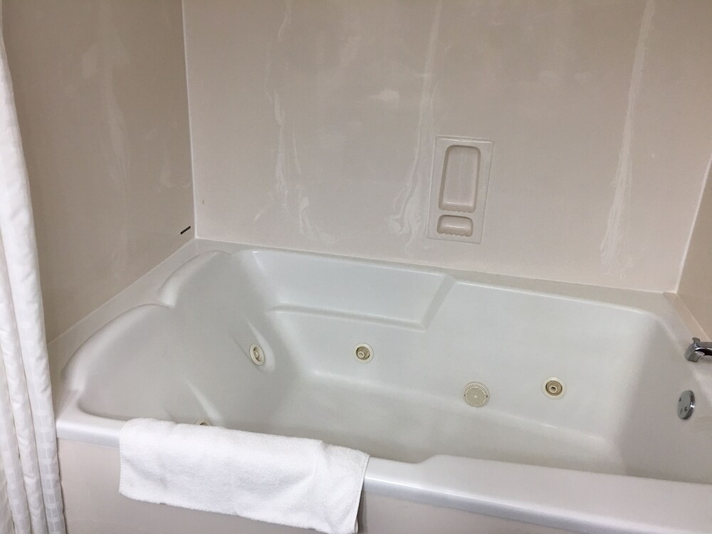 Jetted Tub
