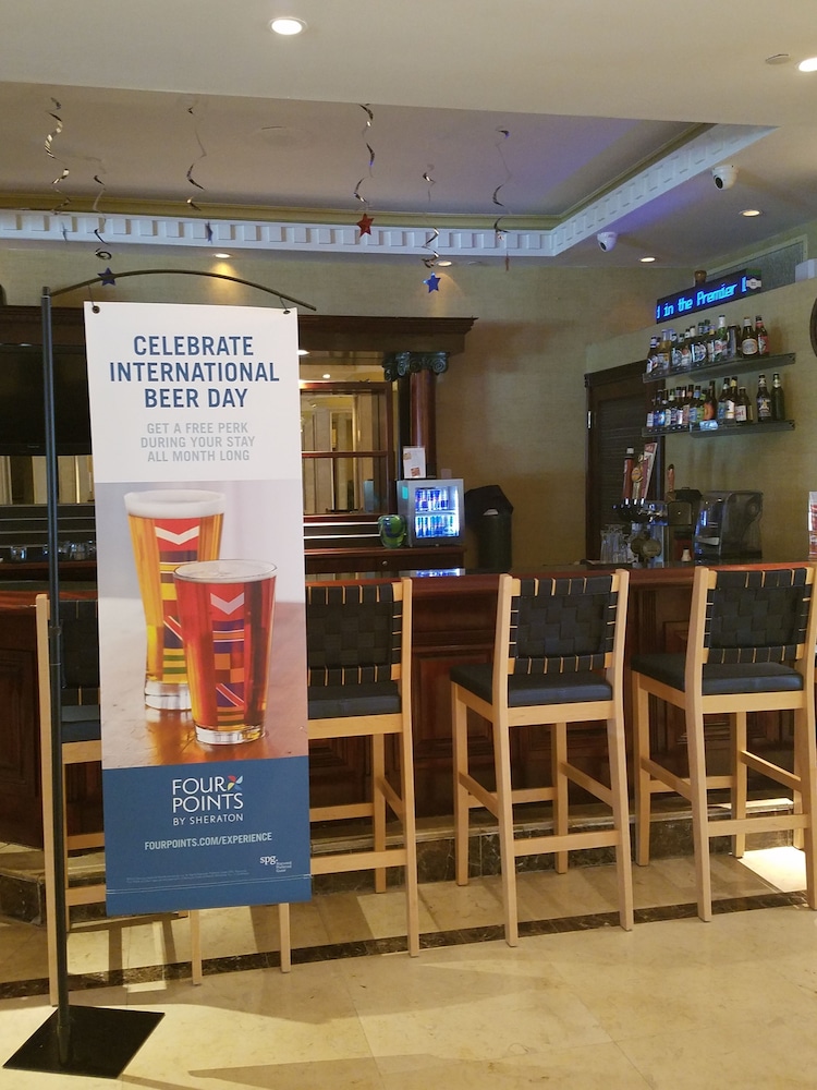 Hotel Bar