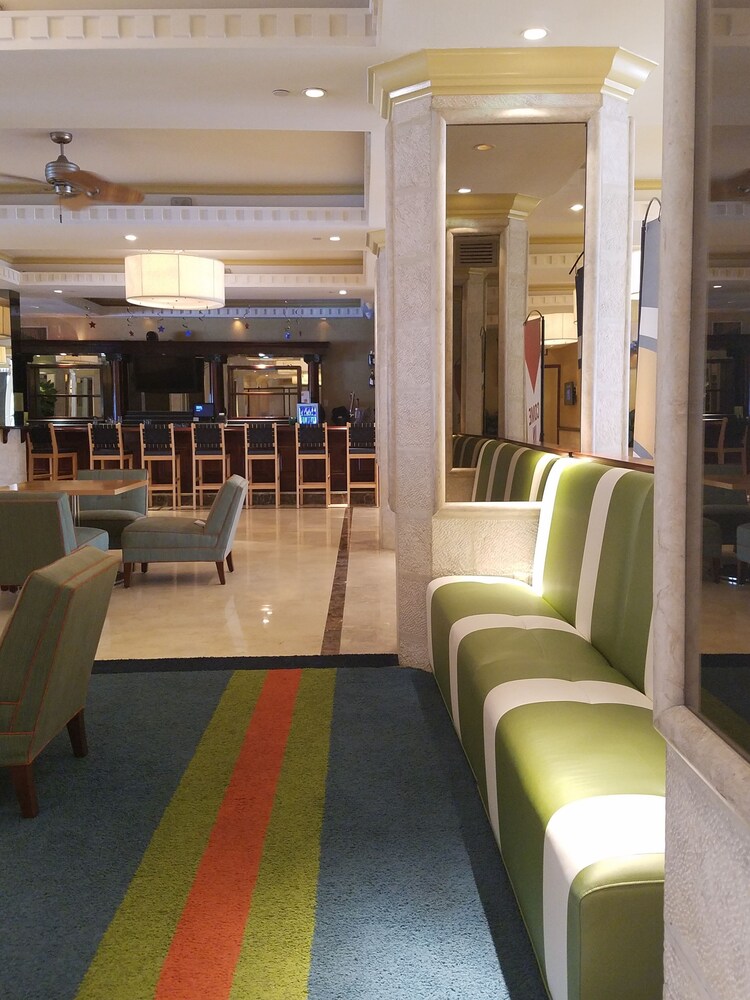 Hotel Bar