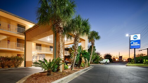Best Western Navarre Waterfront
