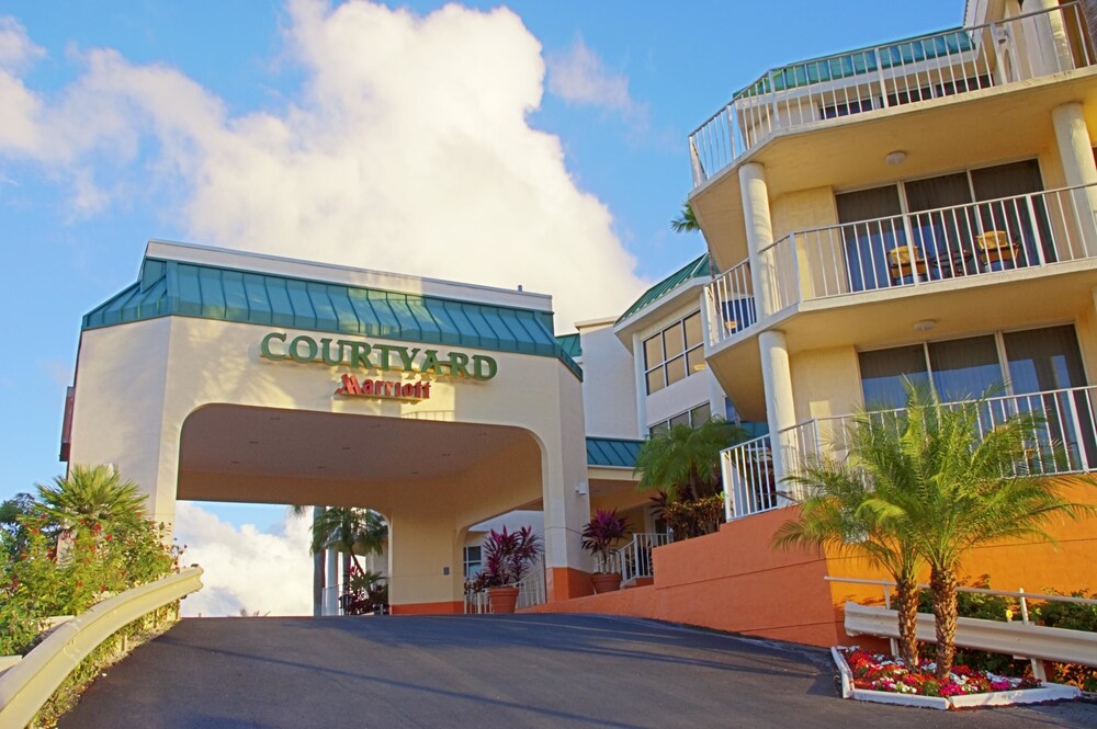 Property entrance, Courtyard by Marriott Key Largo