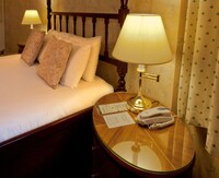 Double Room, No Windows