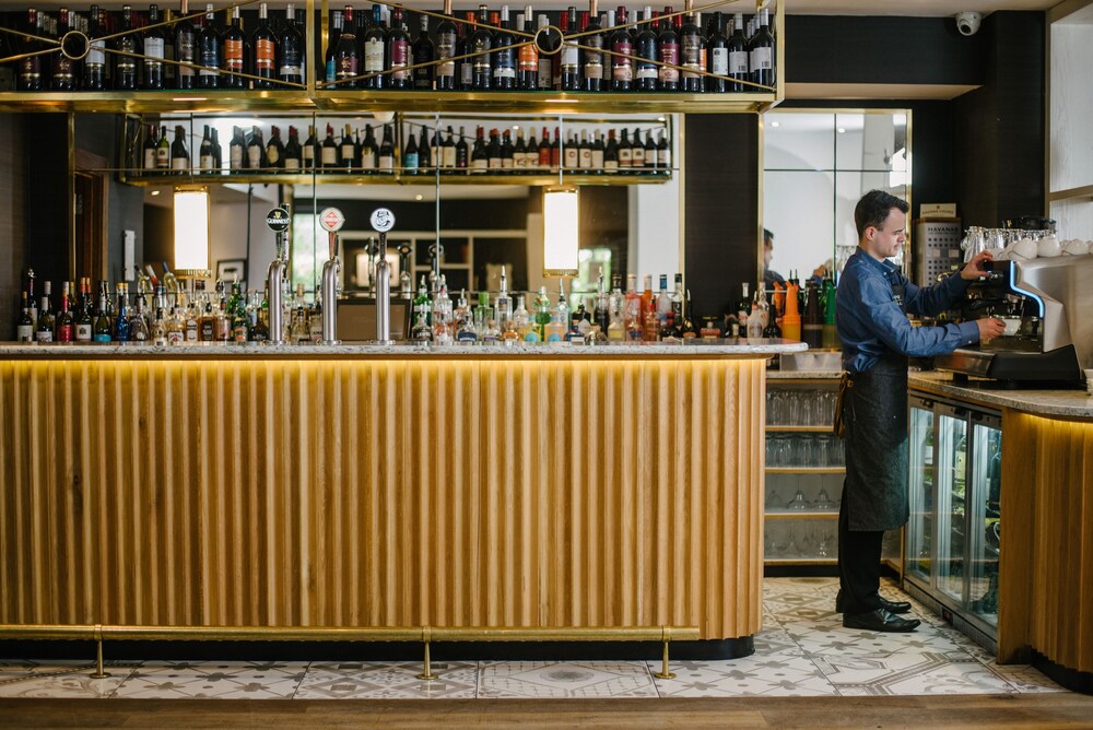 Hotel Bar