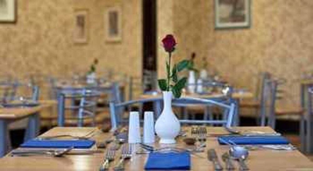 Couples Dining