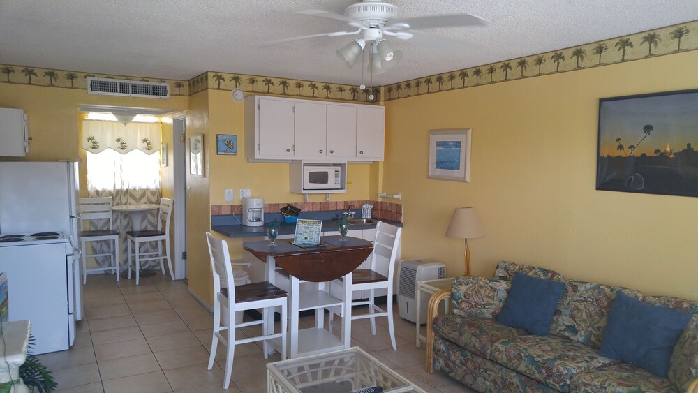 Suite - Guestroom