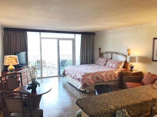 King Studio Suite, Gulf Front - Guestroom