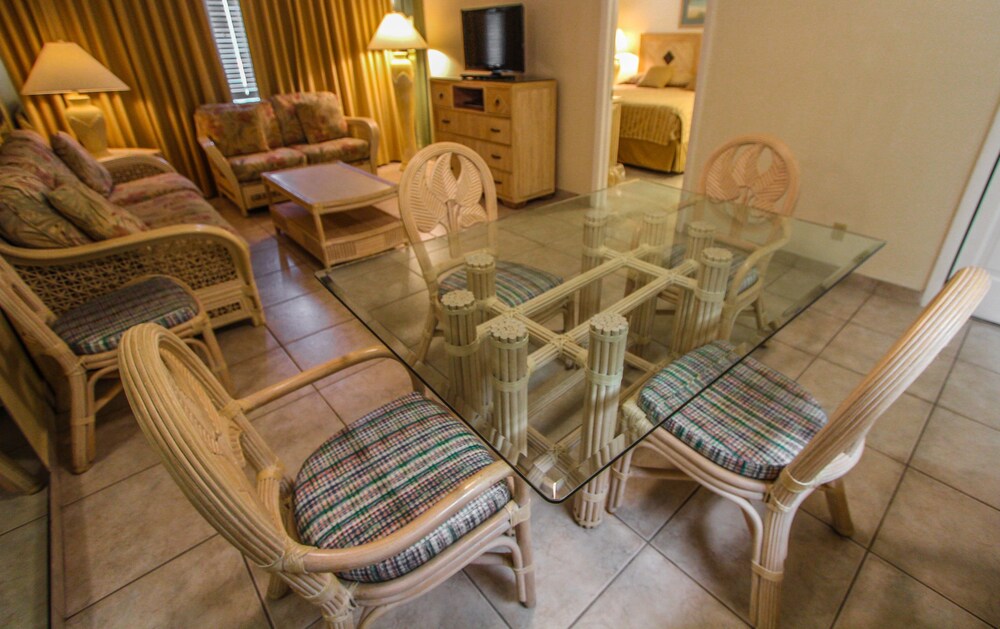 Suite, 1 Bedroom - Living Area