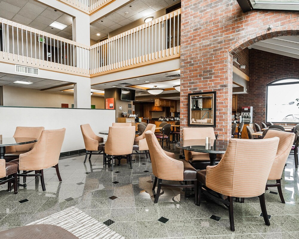 Hotel Lounge