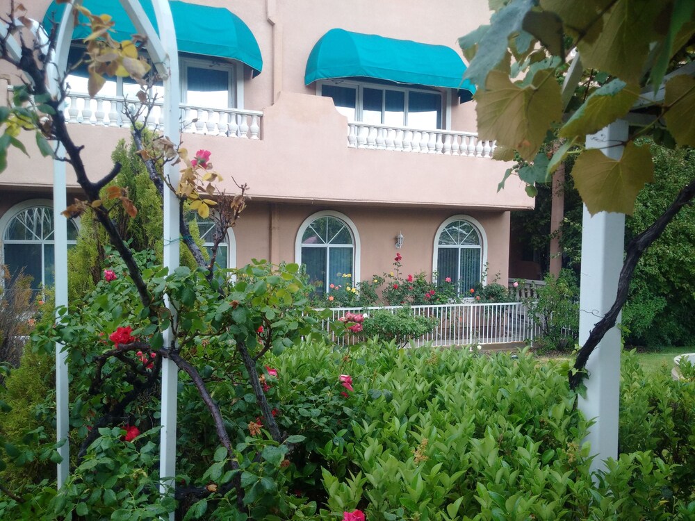 Outdoor Banquet Area