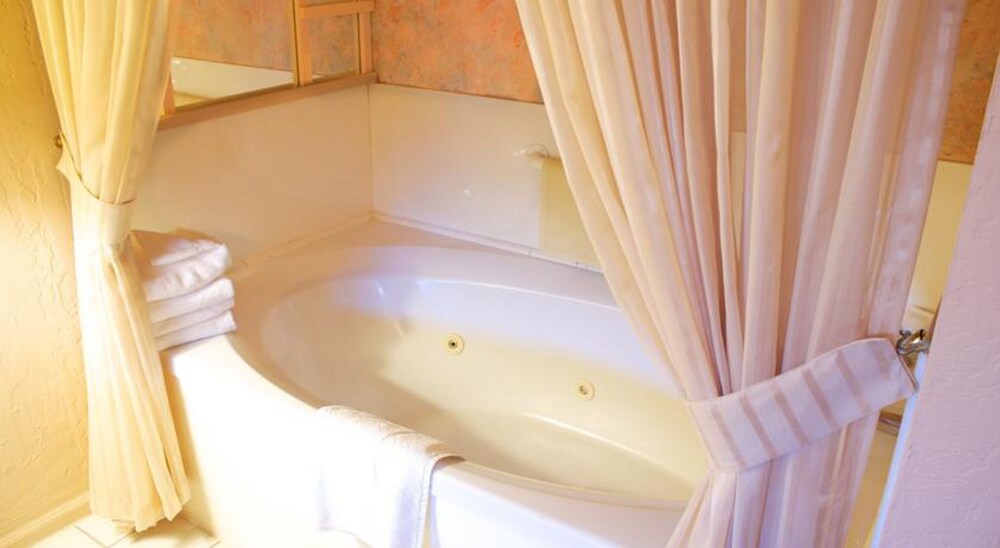 Jetted Tub