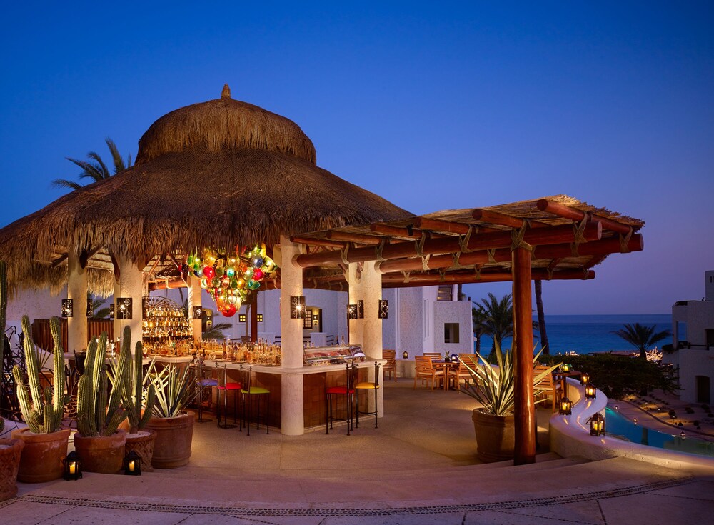 Poolside Bar