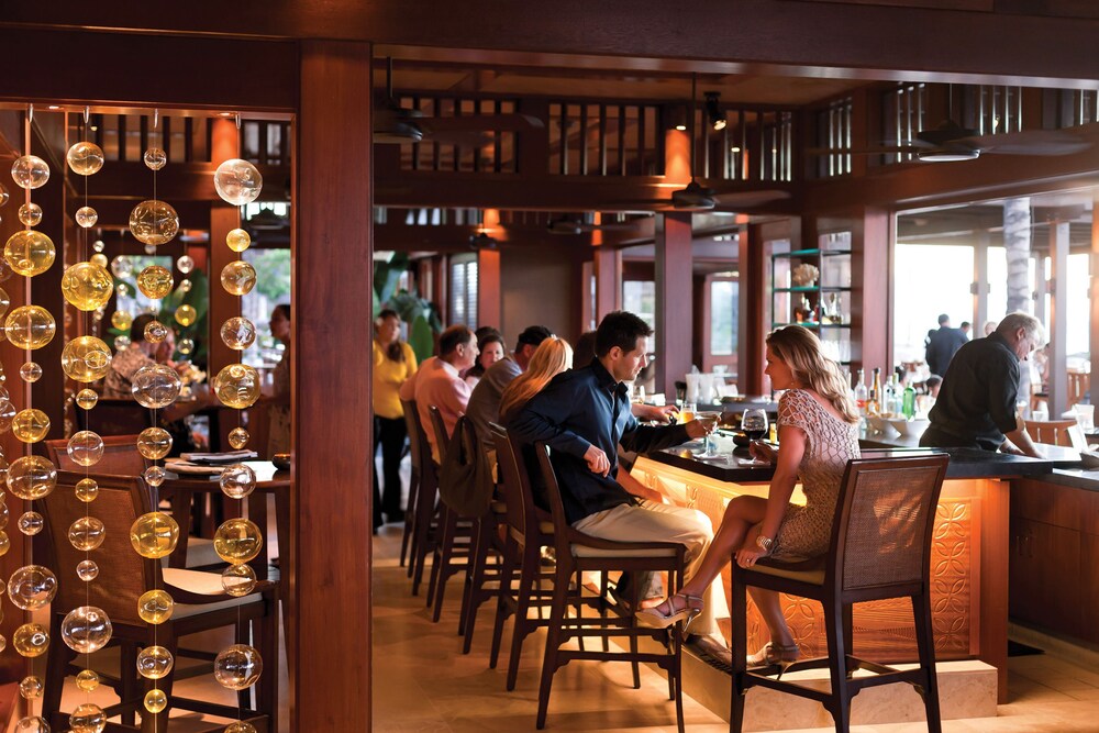 Hotel Lounge