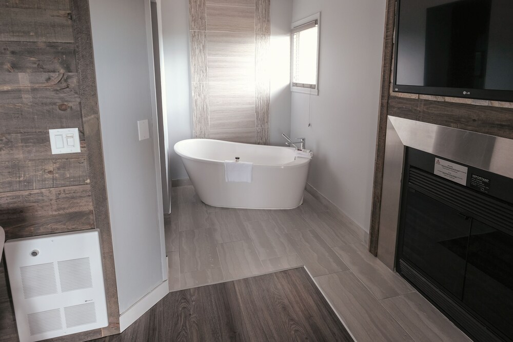 Deep Soaking Bathtub