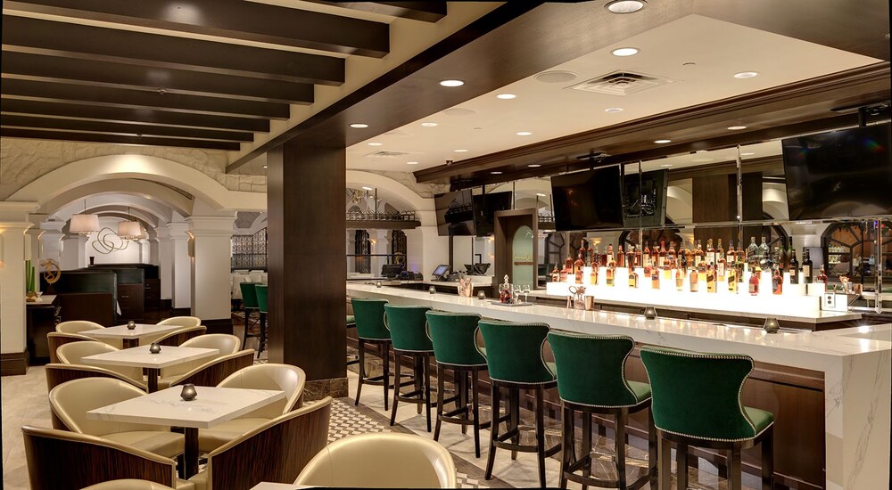 Hotel Lounge