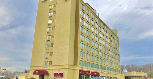 E Hotel Banquet & Conference Center