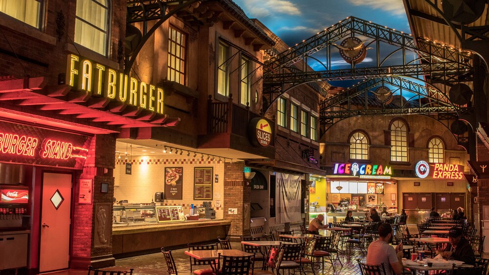 Food Court