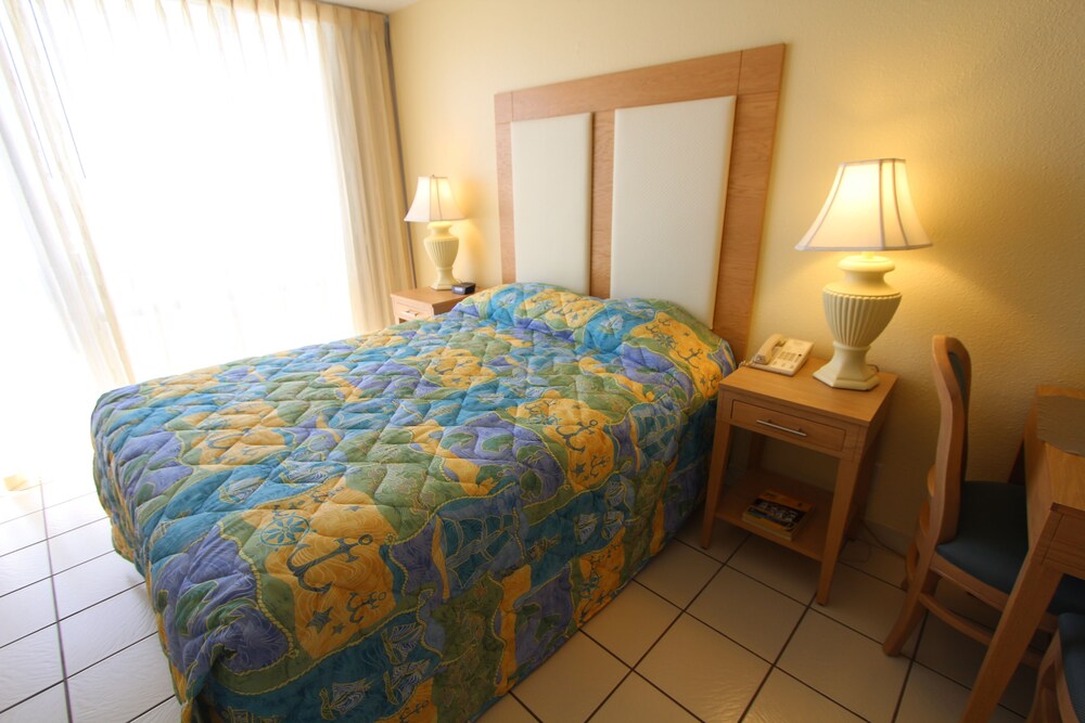 Room (Efficiency) - Guestroom