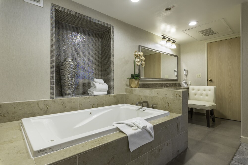 Jetted Tub