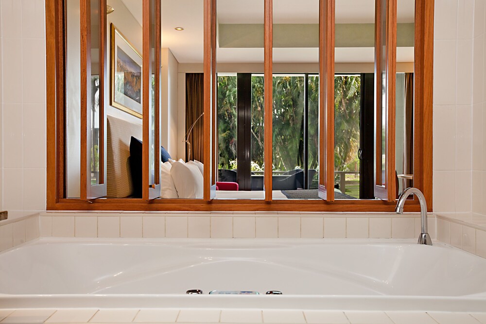 Jetted Tub