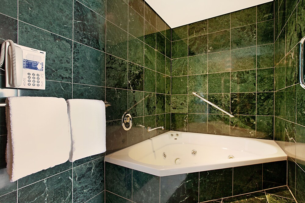 Jetted Tub