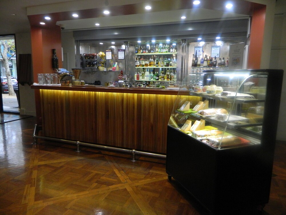 Hotel Bar