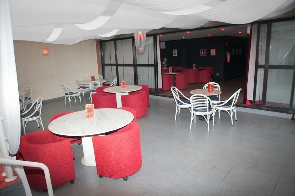 Hotel Lounge