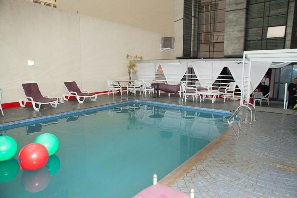 Hotel Lounge