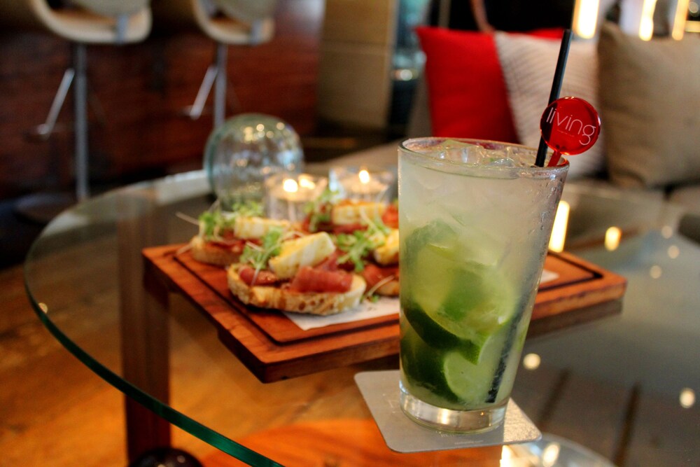 Hotel Bar