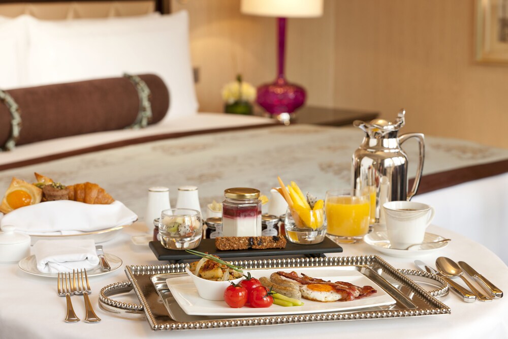 Room Service - Dining