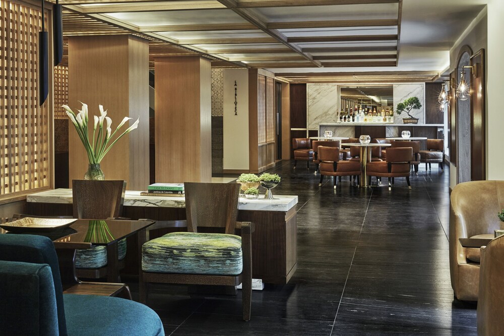 Hotel Lounge