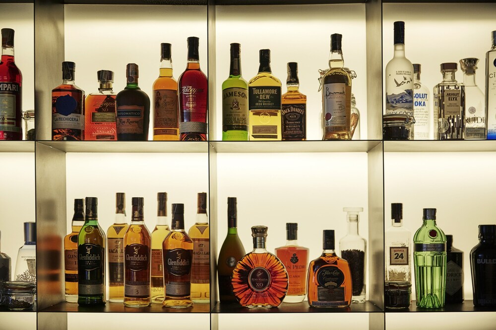 Hotel Bar