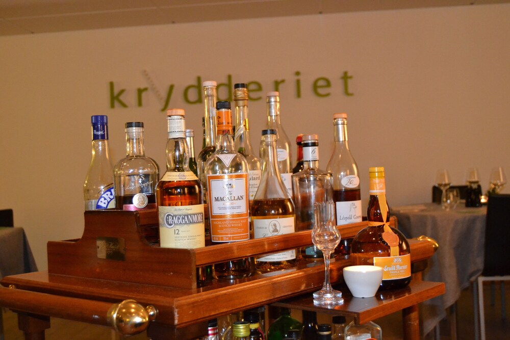 Hotel Bar