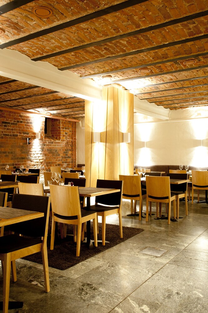 Food Court