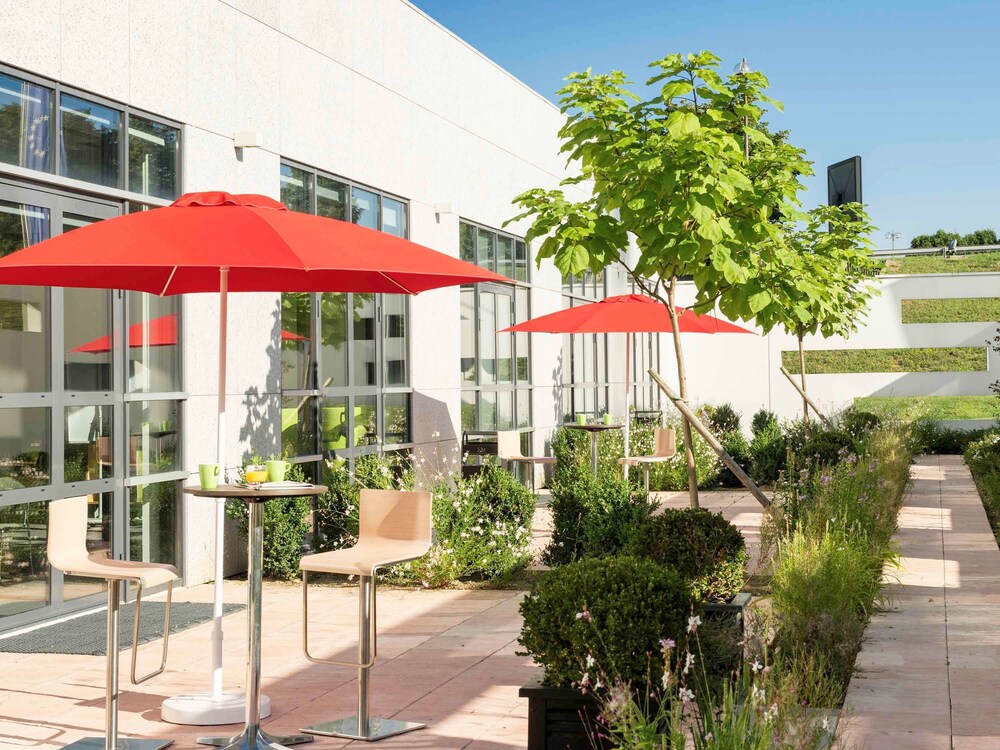 Terrace/patio, ibis Paris CDG Airport