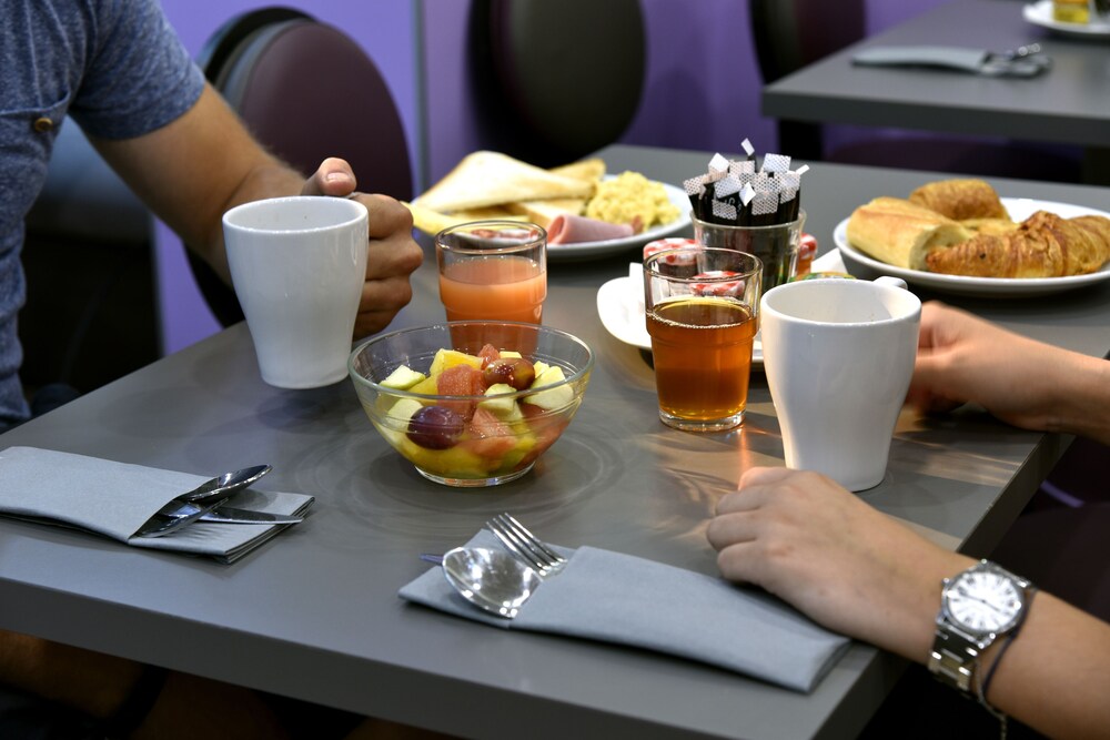 Comida y bebida