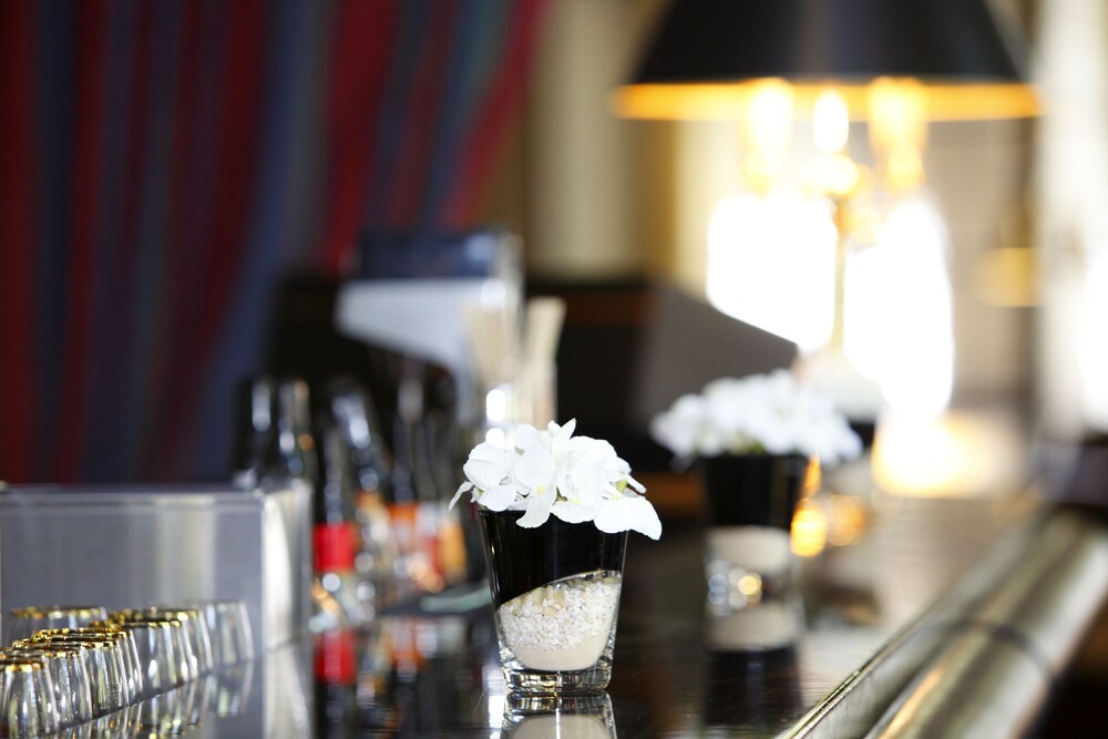 Hotel Bar