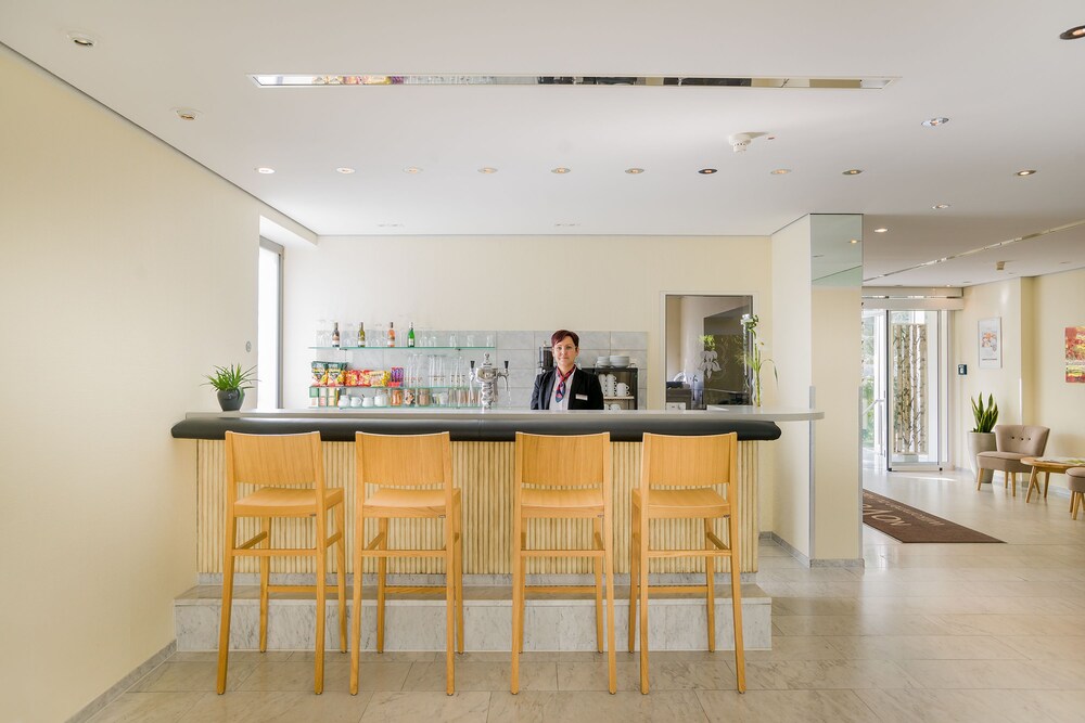 Hotel Bar