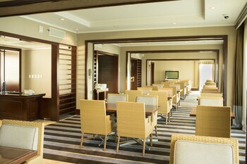 Executive Lounge