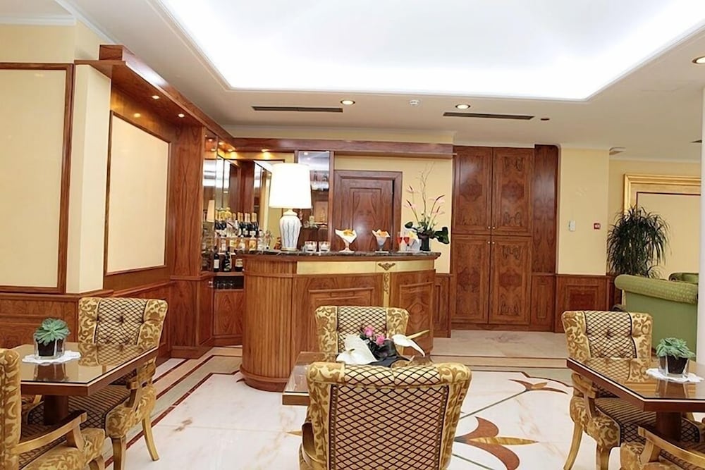 Hotel Lounge