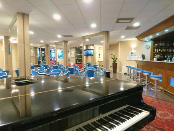 Hotel Lounge