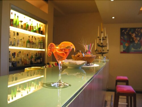 Hotel Bar