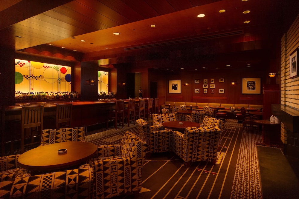 Hotel Bar