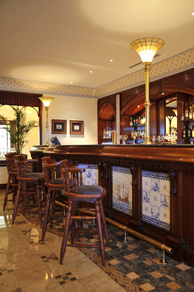 Hotel Bar