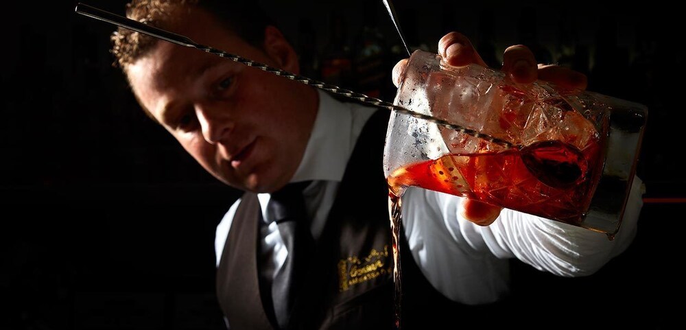 Hotel Bar