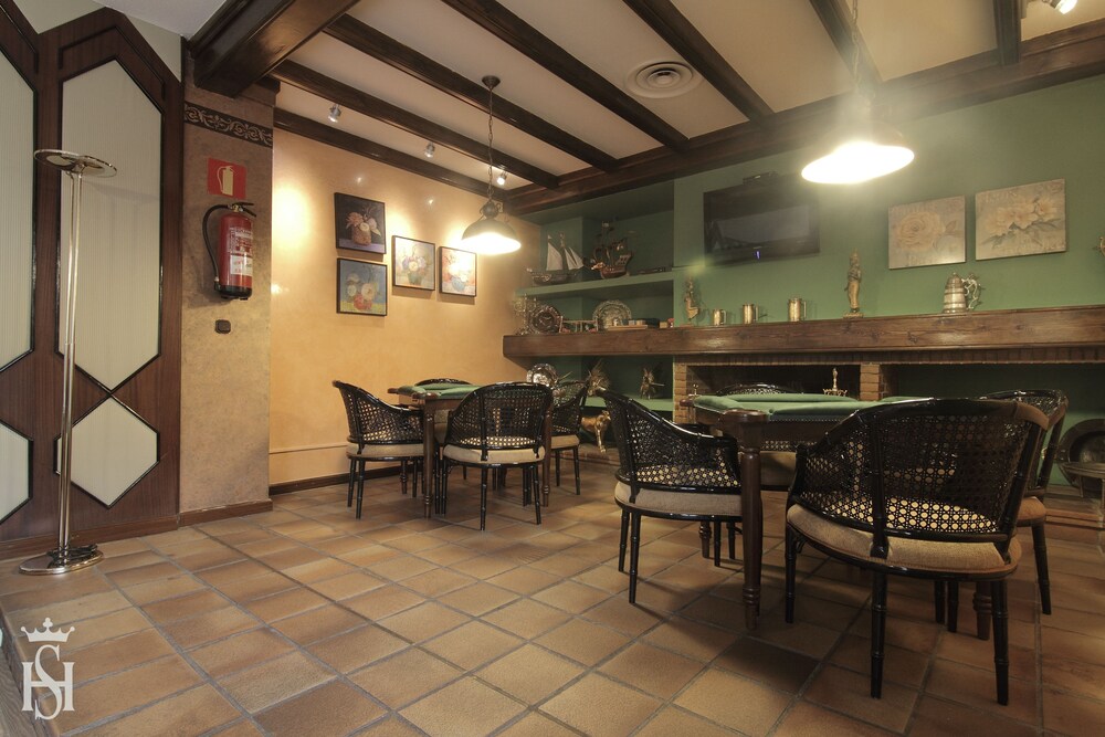 Hotel Lounge